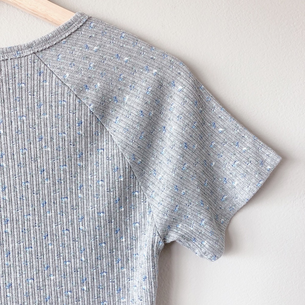 American Eagle ribbed tee grey tshirt AE women’s large floral shirt top - Picture 14 of 16